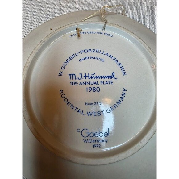 Hummel 1980 Annual Plate School Girl No 273 Goebel Germany 7.5 Inches - Picture 6 of 6